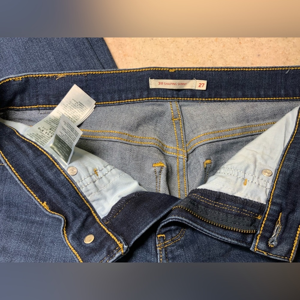 Levi's Dark Blue Shaping Skinny Jeans size 27 - Picture 2 of 2